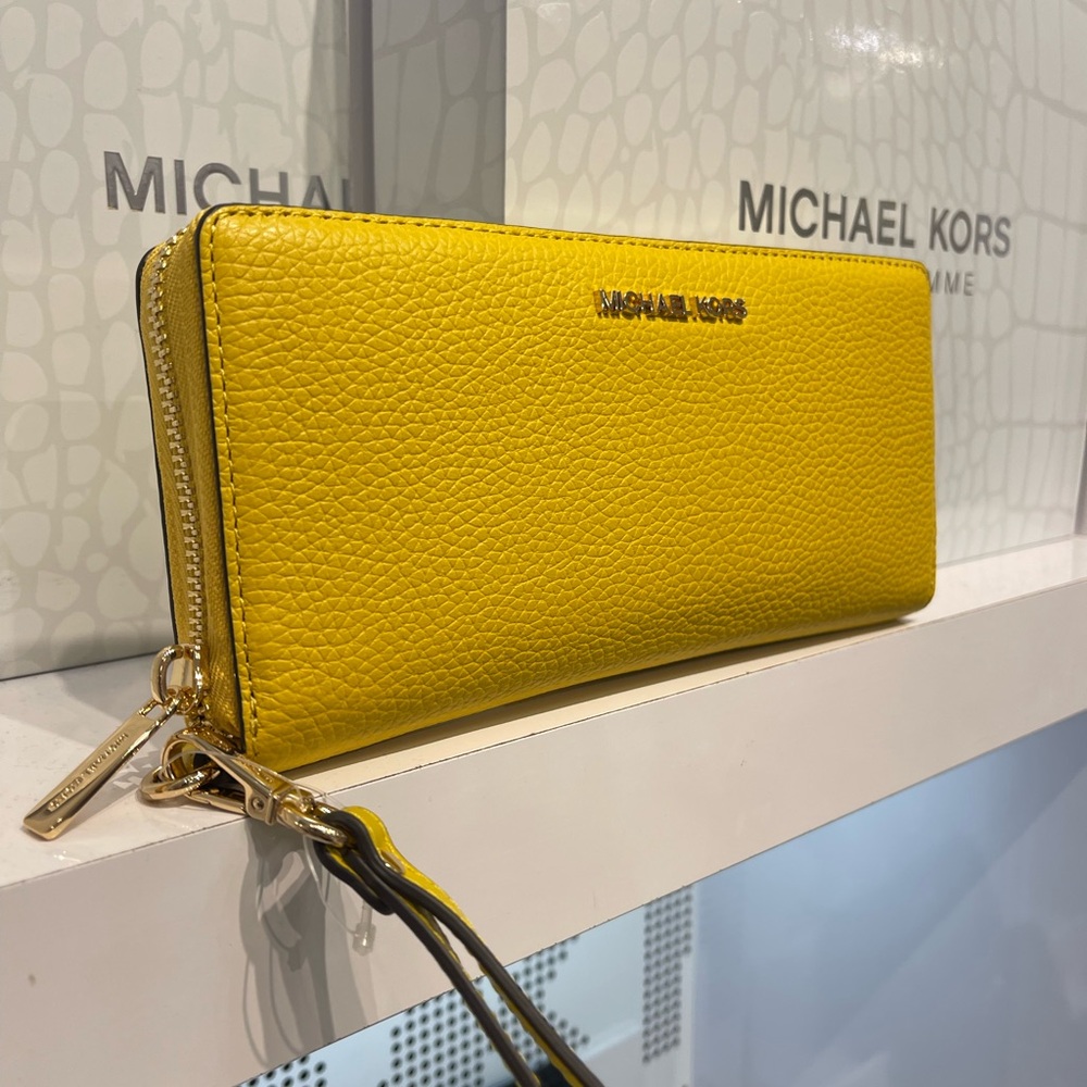 MICHAEL KORS Jet Set Travel Lg Pebbl Leather Continental Wristlet Wallet 
Honey - Picture 9 of 16